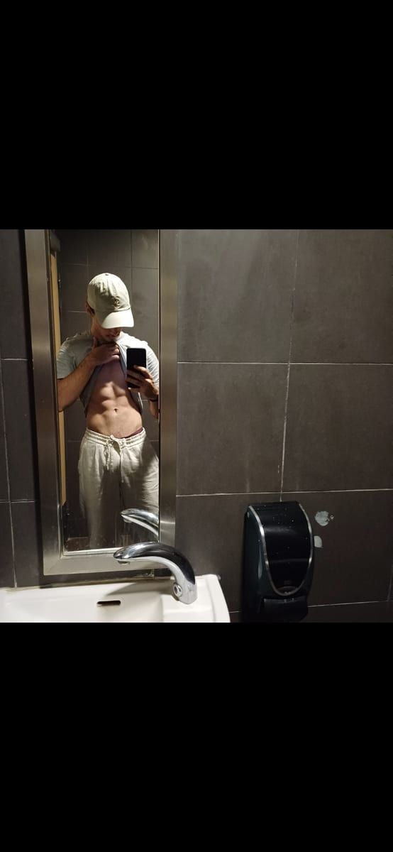 Profil von Muhamed, 34 Jahre, Gay in Hohenfinow (Brandenburg)