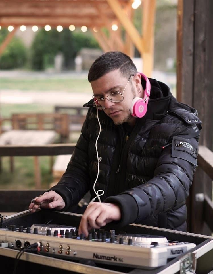 Benicio - Gay in Schwarzbach Profil von Benicio, 31 Jahre, Gay in Schwarzbach (Brandenburg)