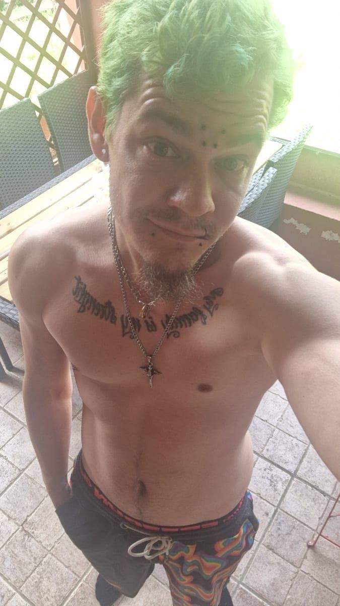 Merryl - Gay in Fichtwald Profil von Merryl, 42 Jahre, Gay in Fichtwald (Brandenburg)