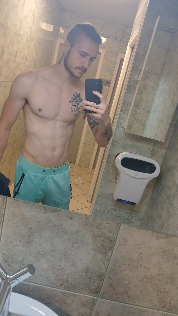Profil von Sari, 42 Jahre, Gay in Jacobsdorf (Brandenburg)